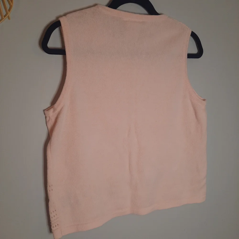 VINTAGE Soft Pink Floral Embroidered Knit Tank, Cottagecore, Grandmacore, Medium - Picture 5 of 5